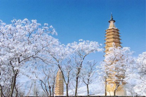 拜寺口双塔